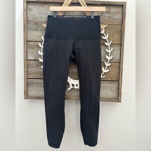 Lululemon Black Lasercut perforated waistband‎ Leggings Ladies size 8